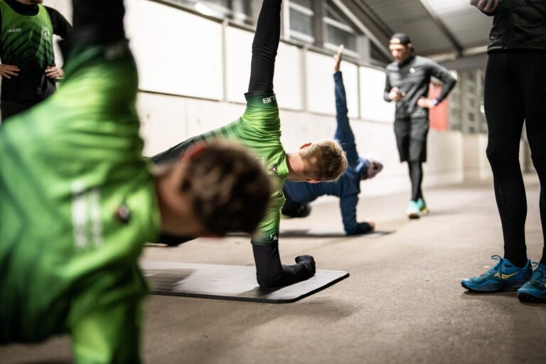 Athletiktraining beim kostenlosen Lauftraining von WAAGWERKE jeden Dienstag in Lübeck